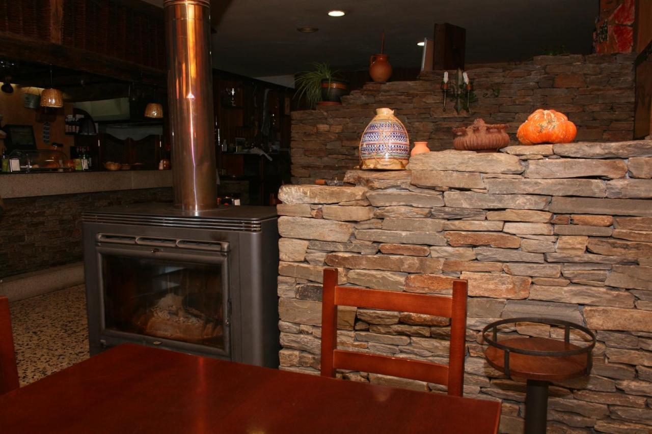 A Taberna De Vento Hotel Lalin Ngoại thất bức ảnh